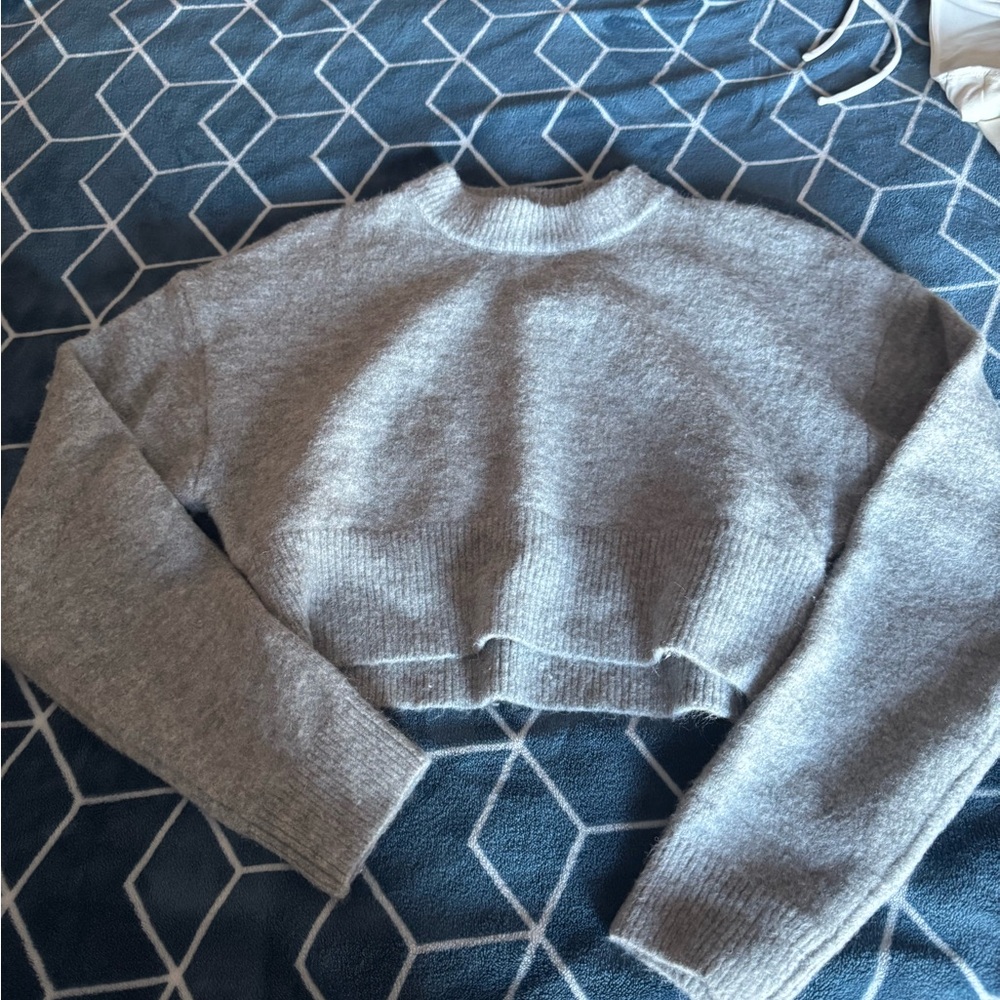 Zara cropped grey sweater